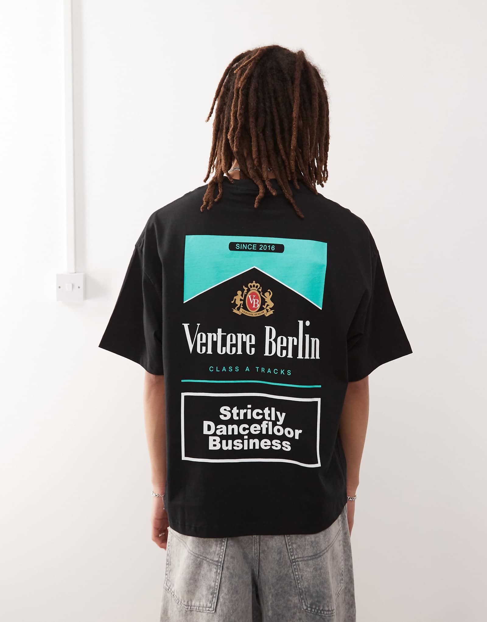 Vertere Berlin logo motif back print oversized t-shirt in black