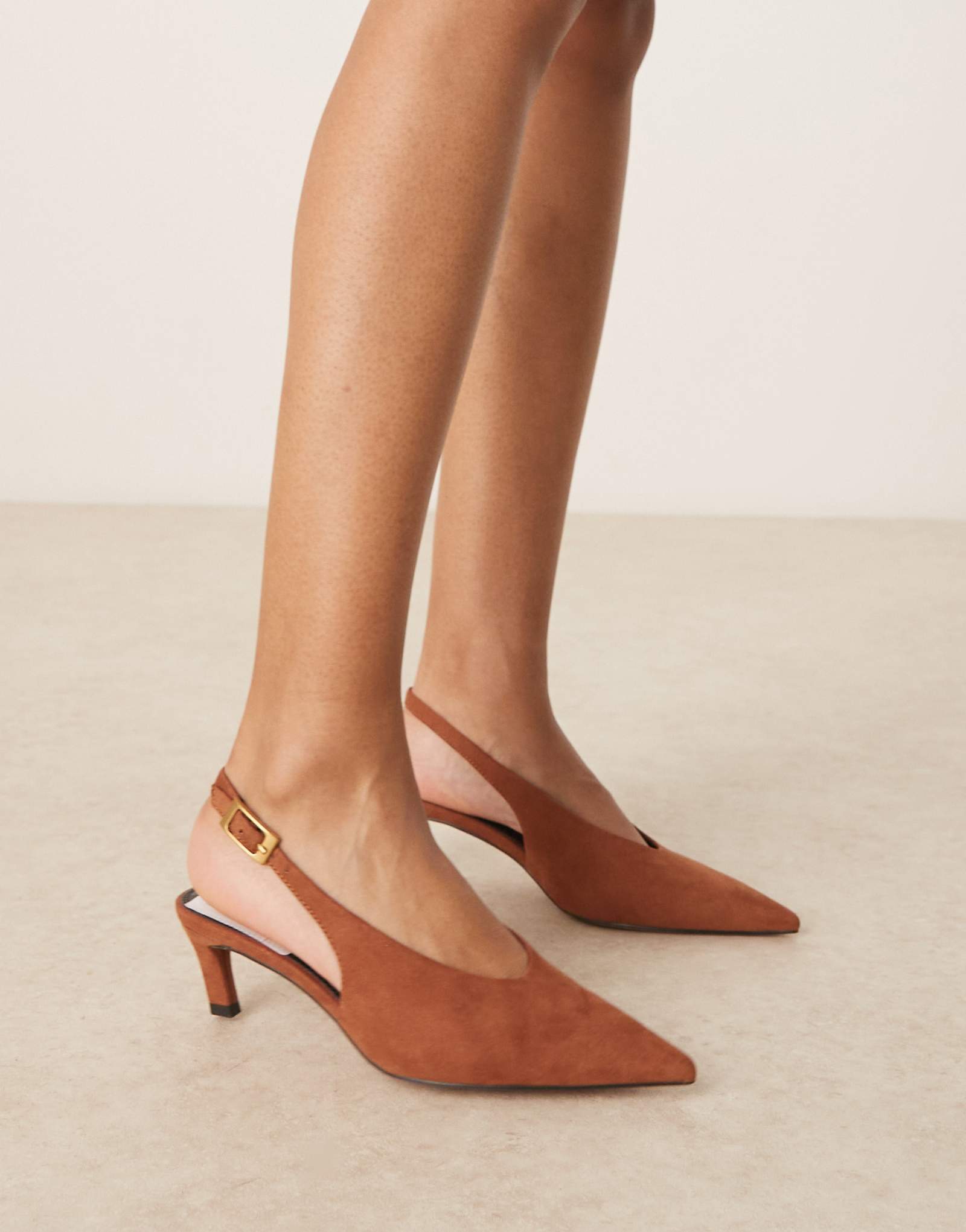 ASOS DESIGN Suki suedette slingback kitten heeled shoes in mink 4790₽