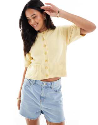 Вязаный компактный кардиган с коротким рукавом ASOS DESIGN цвета пахты