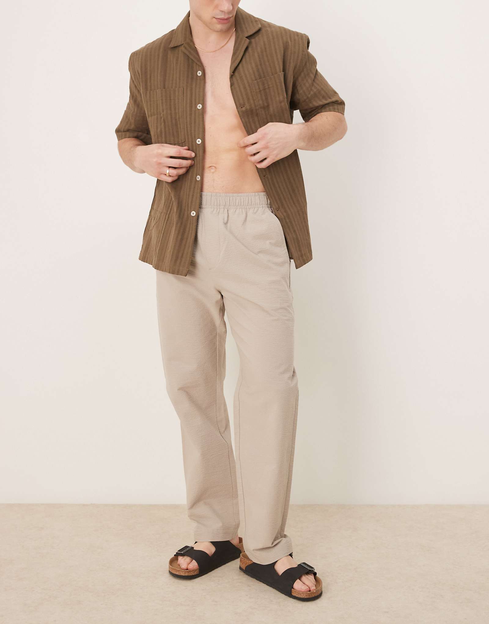 Брюки-клеш Selected Homme прямого кроя кремового цвета 10690₽