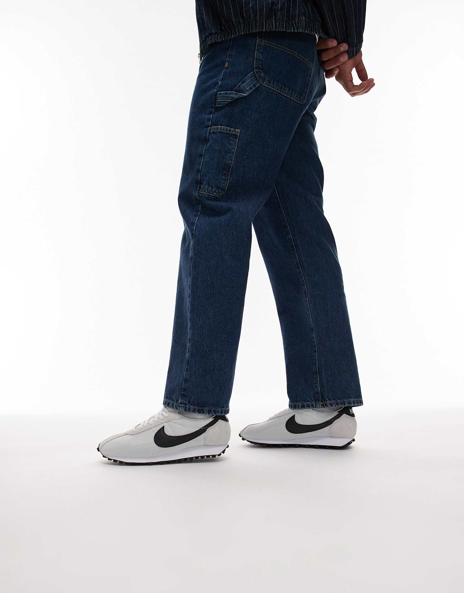 Кроссовки Nike LD-1000 белого и черного цветов 21390₽