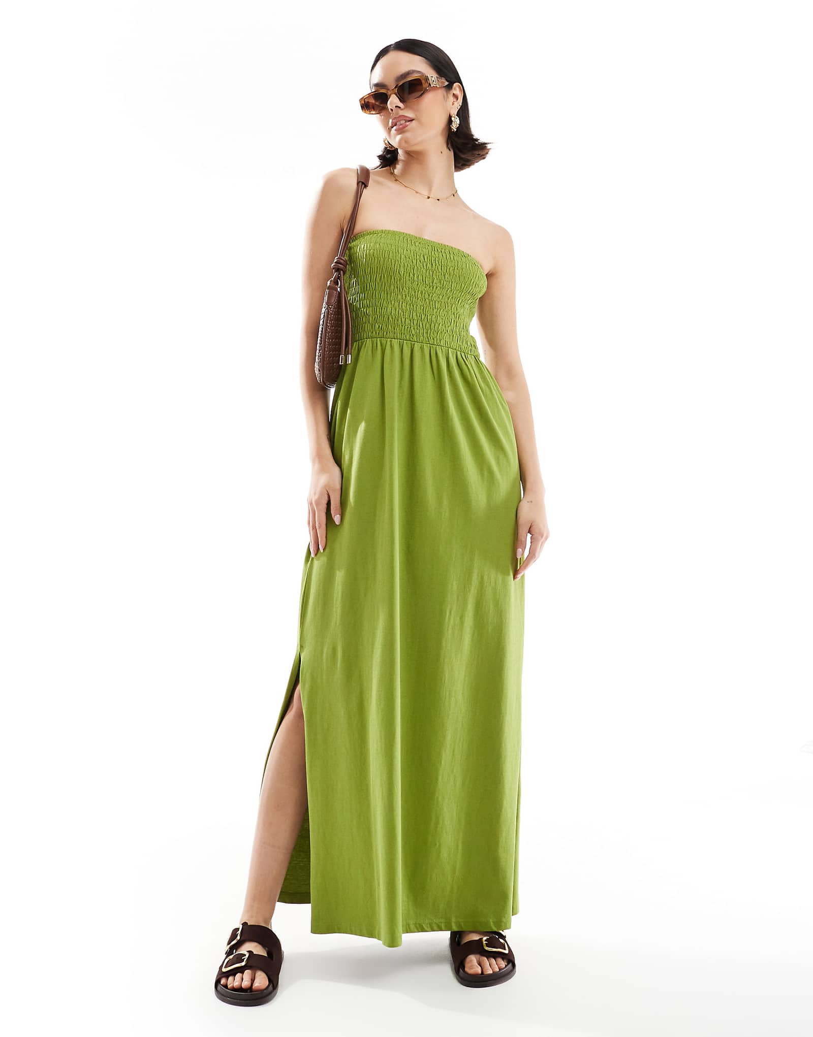 Поношенное платье миди-бандо оливково-зеленого цвета с гофрированным бюстом 2190₽