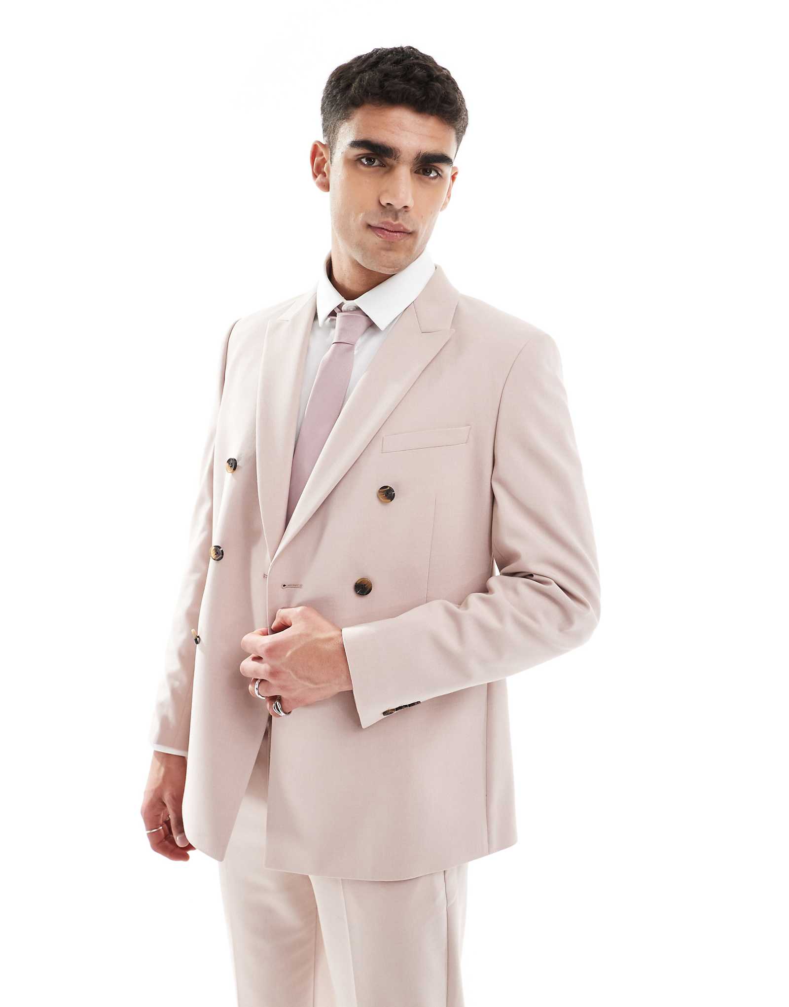 Дизайнерский двубортный пиджак от обычного костюма ASOS светло-розового цвета 17390₽