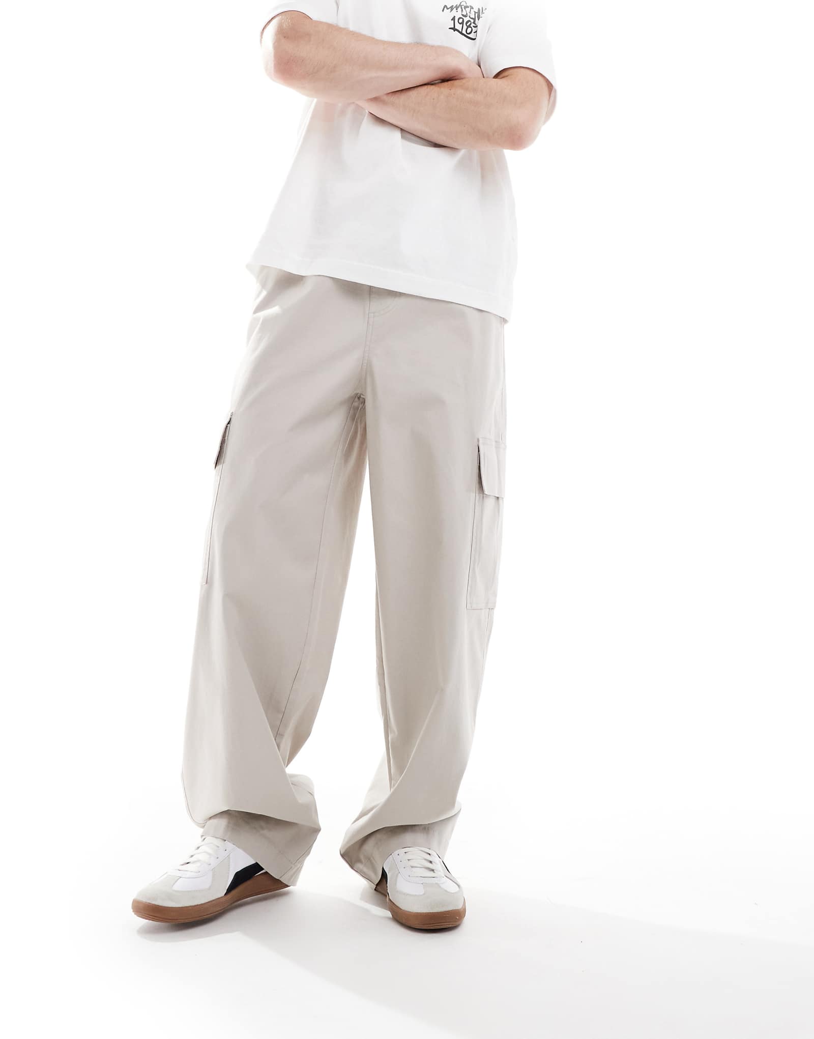 Дизайнерские супер-мешковатые брюки-карго ASOS с эластичным поясом серого цвета 6490₽