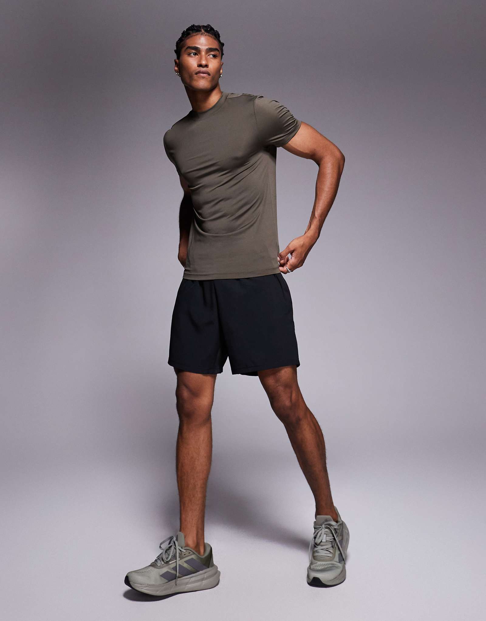 4505 Быстросохнущая тренировочная футболка Icon muscle fit зеленого цвета хаки