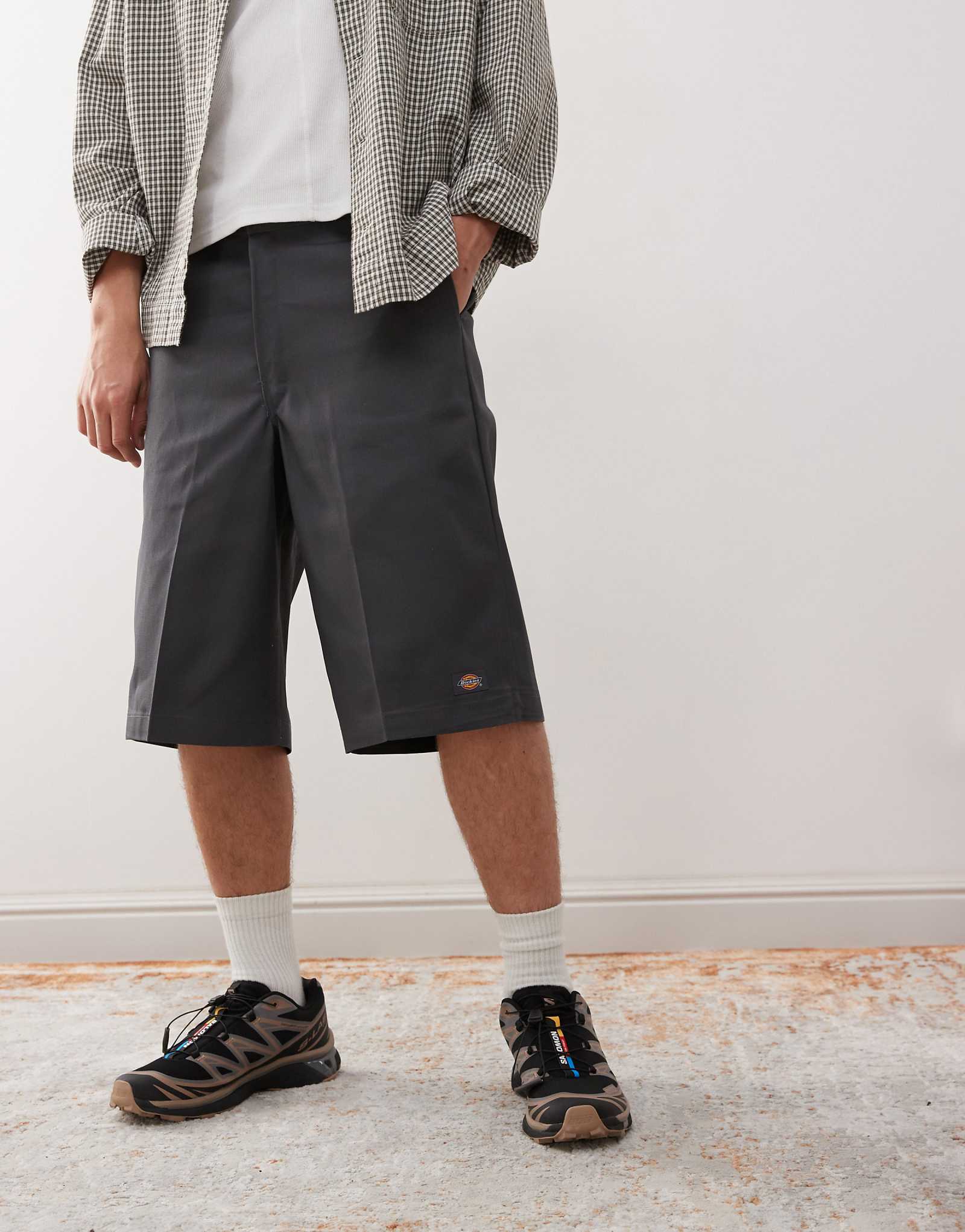 Шорты из саржи с карманами Dickies 13 дюймов серого цвета