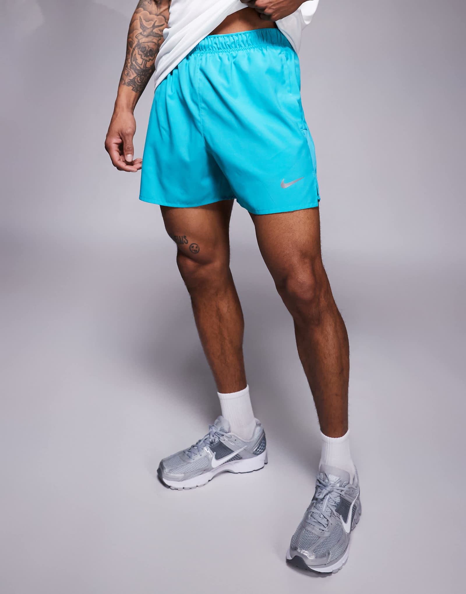 Шорты Nike Running Challenger Dri-FIT длиной 5 дюймов бирюзового цвета