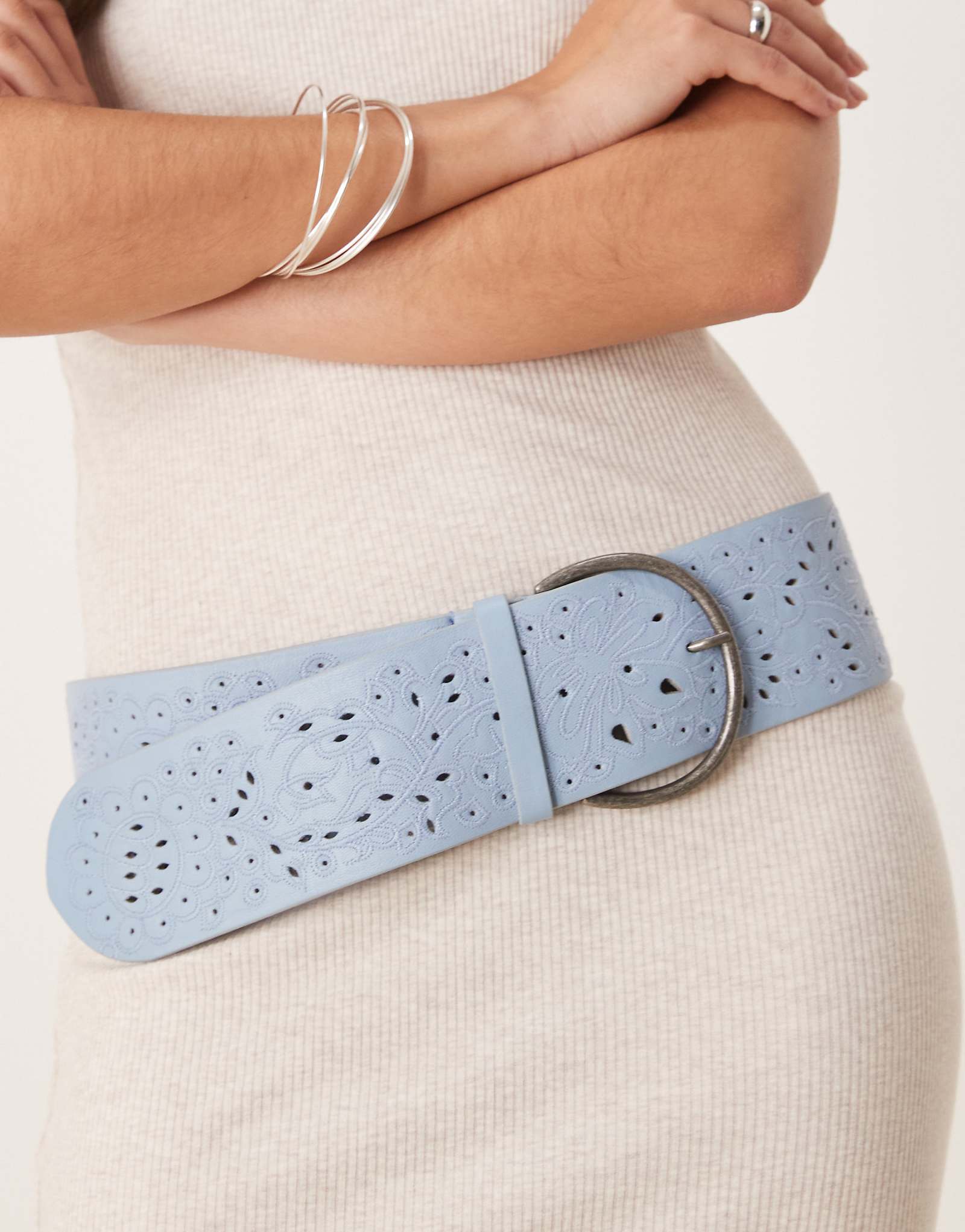 Набедренный пояс Free People Laurel цвета шамбей блю 19990₽