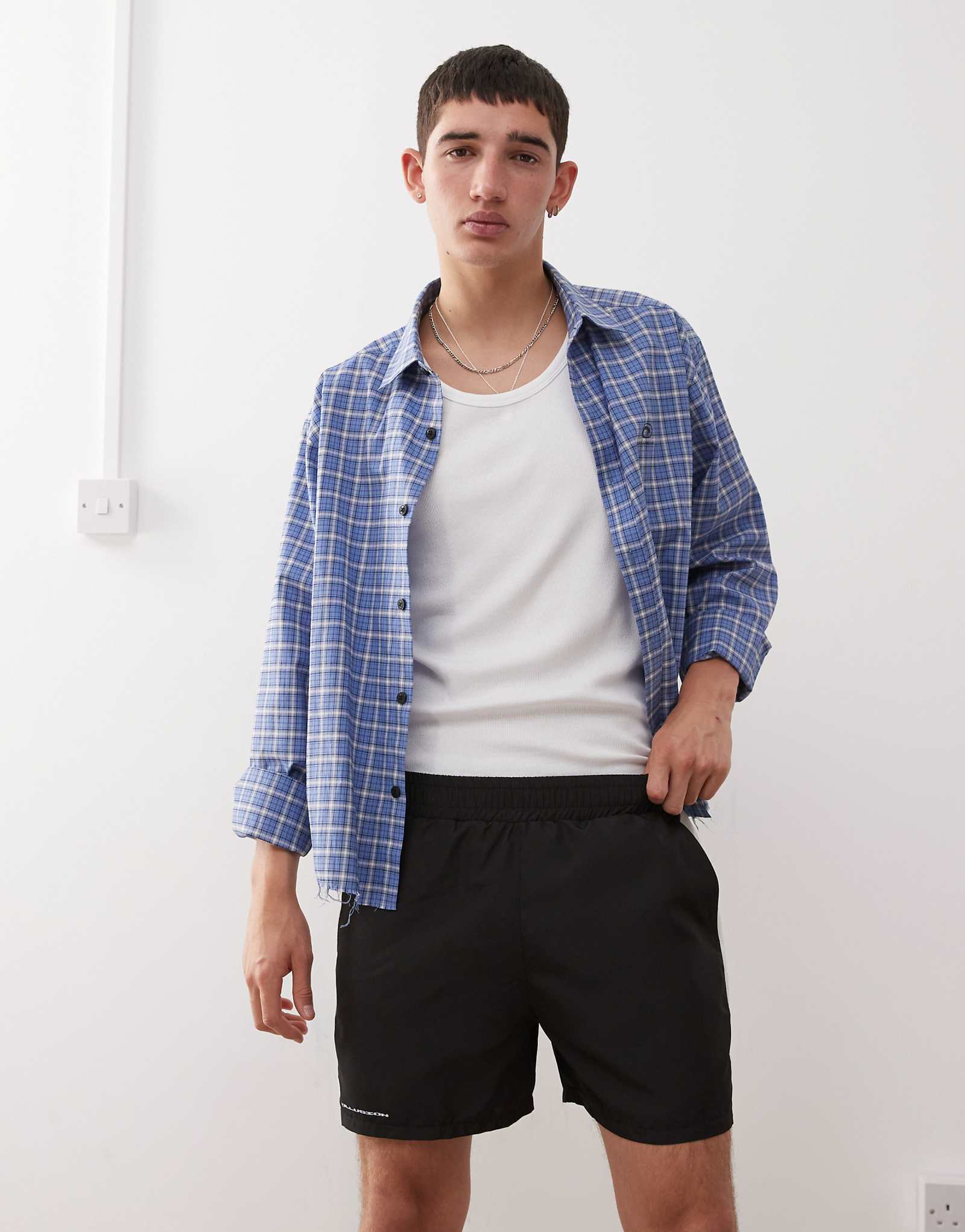 Короткие шорты COLLUSION черного цвета 6490₽