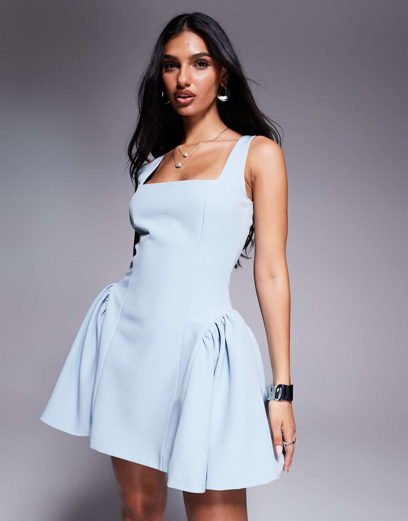 Мини-платье Wanderdoll Sabrina с квадратным вырезом и структурированными складками нежно-голубого цвета сшитое на заказ 22290₽