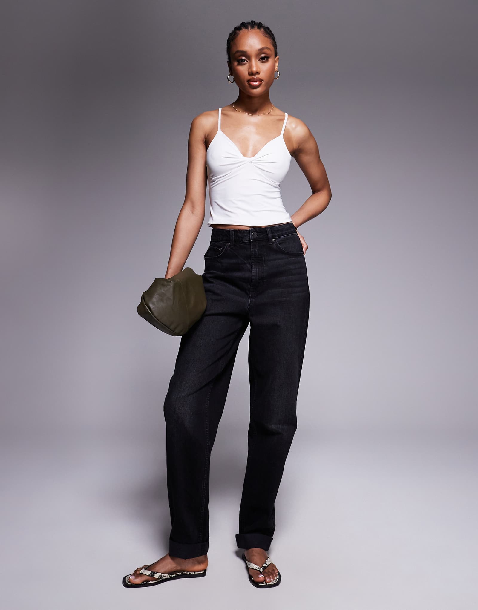 Джинсы ASOS DESIGN Tall с высокой посадкой в непринужденном стиле для мамы черного цвета 8190₽