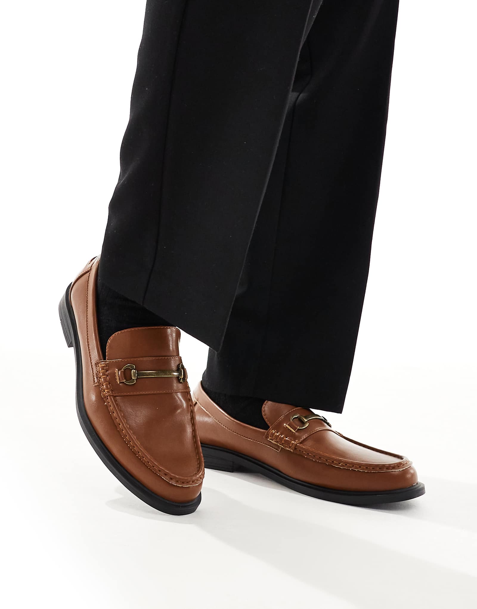 Дизайнерские лоферы ASOS коричневого цвета с застежками 10790₽