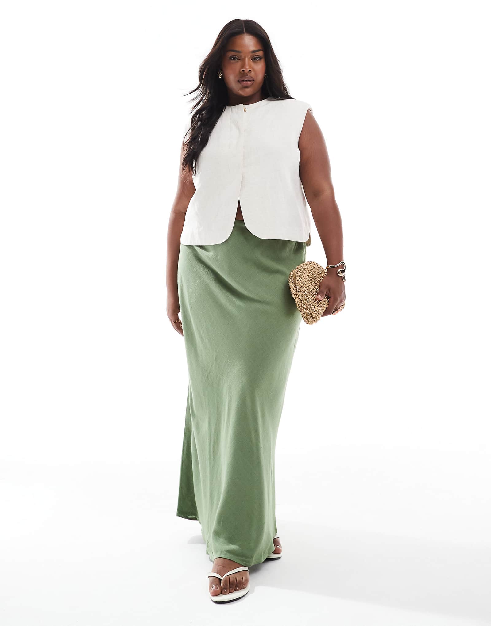 Макси-юбка из льняной смеси ASOS DESIGN Curve с косым вырезом зеленого цвета хаки 6590₽