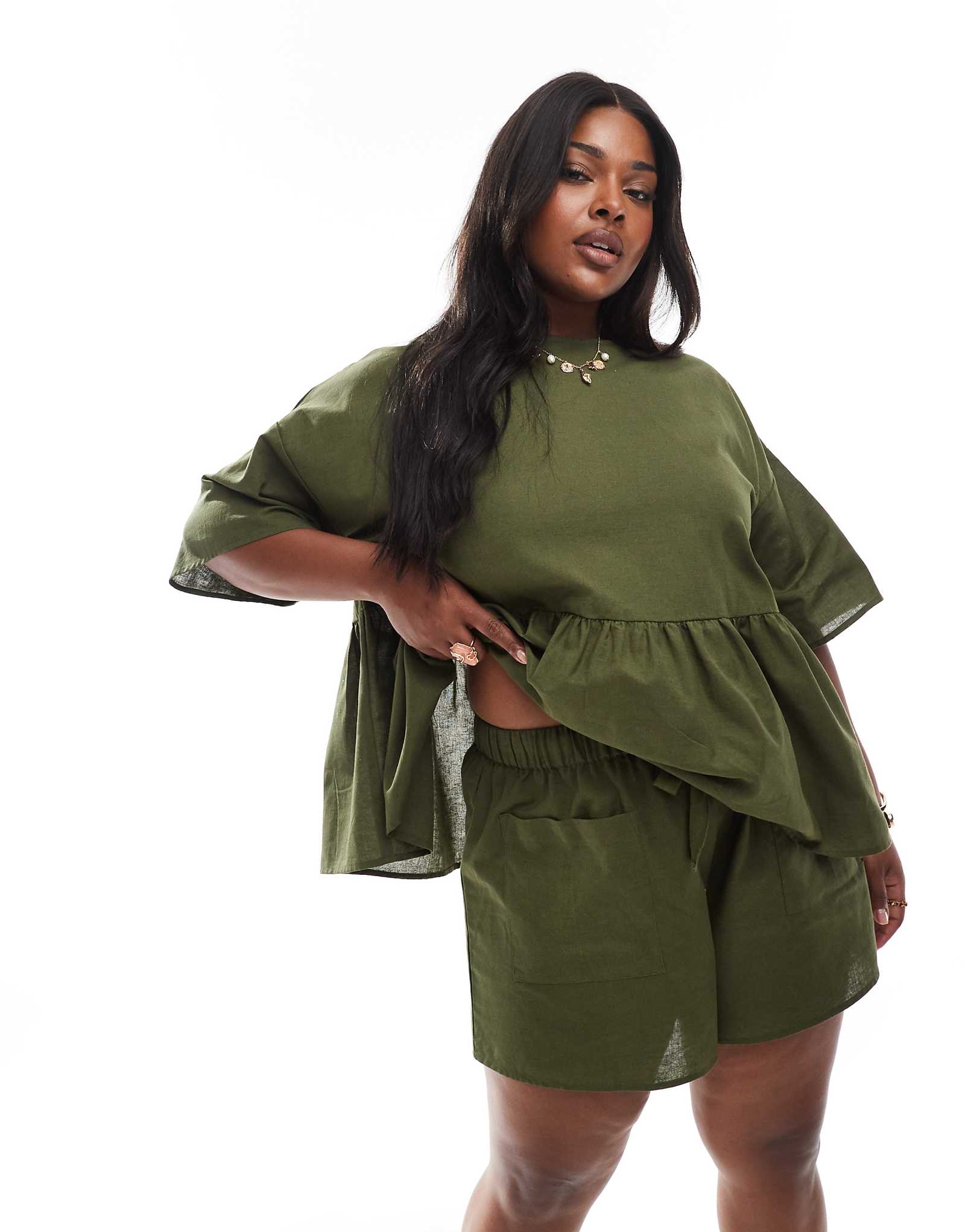 Шорты ASOS DESIGN Curve с карманами цвета хаки