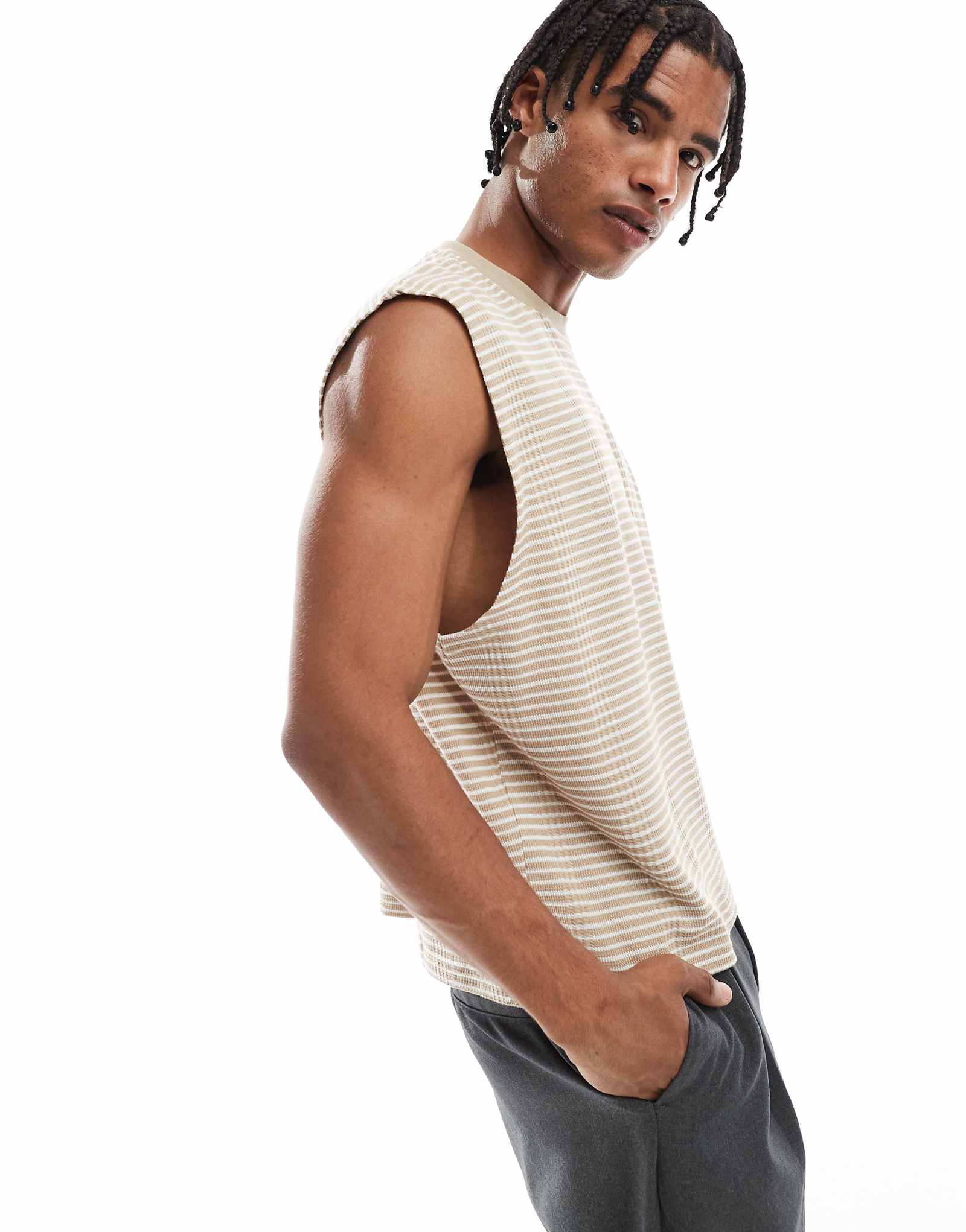 Укороченный топ в полоску оверсайз от ASOS DESIGN в бежево-белом цвете 2790₽