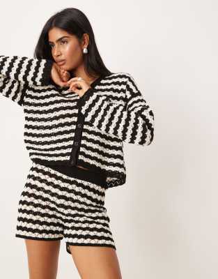 Трикотажные шорты ASOS DESIGN в полоску — часть комплекта