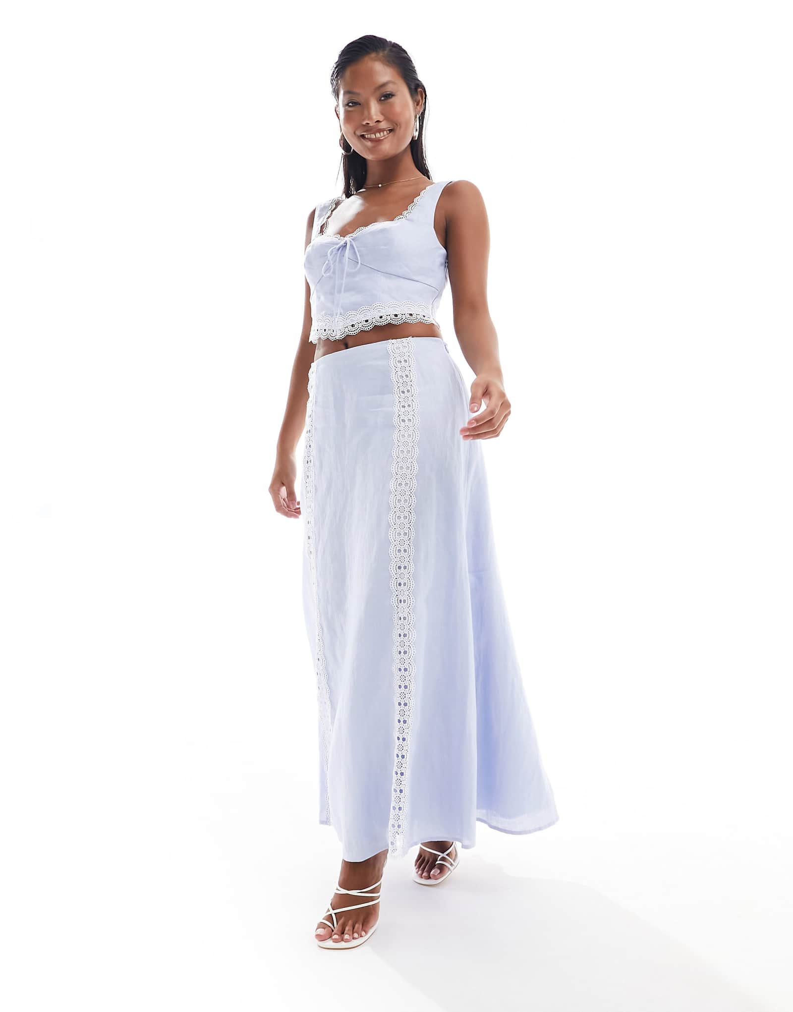 Вечно новая миниатюрная юбка макси с кружевными деталями нежно-голубого цвета - часть комплекта
