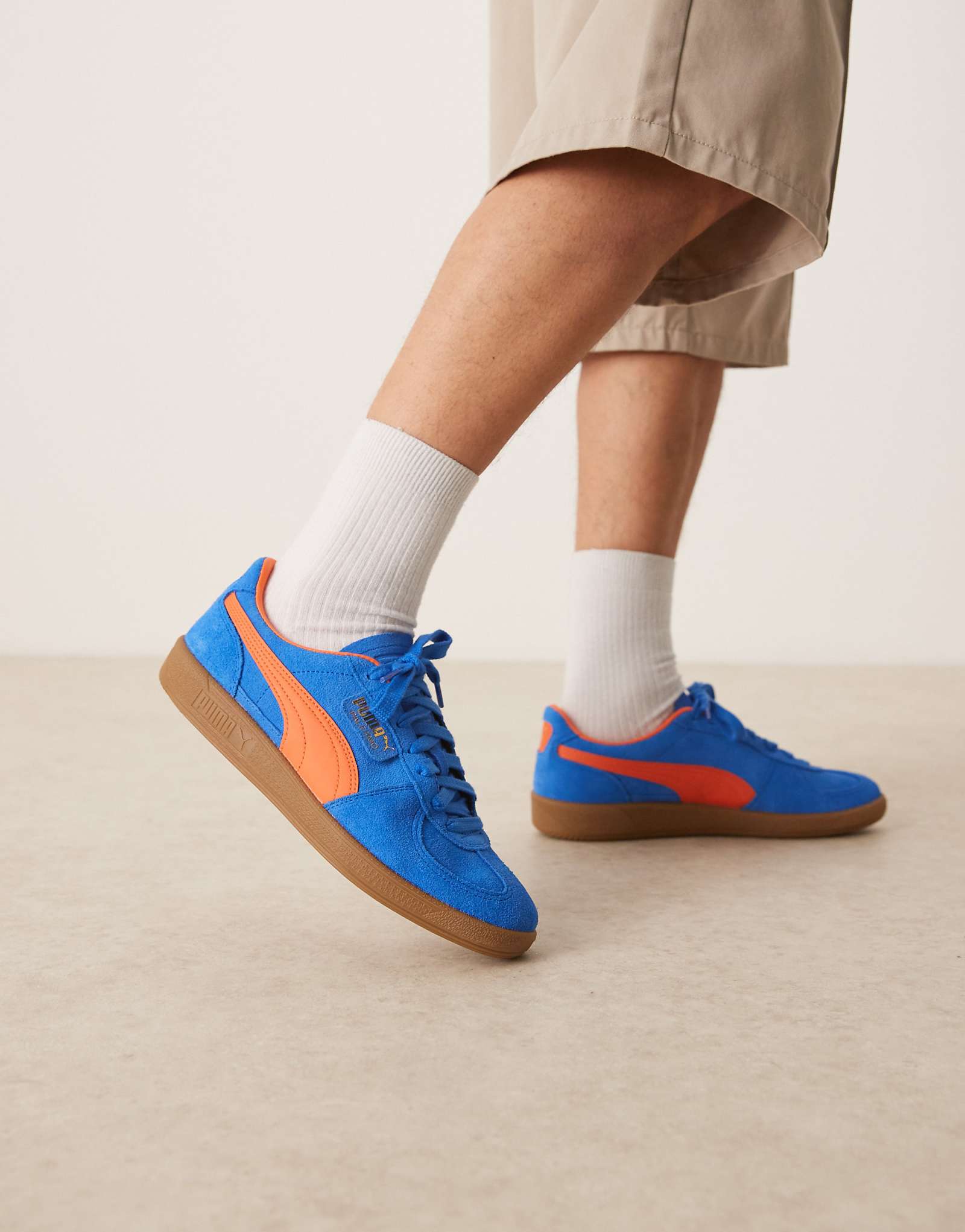 Кроссовки PUMA Palermo с синими и оранжевыми деталями 10990₽