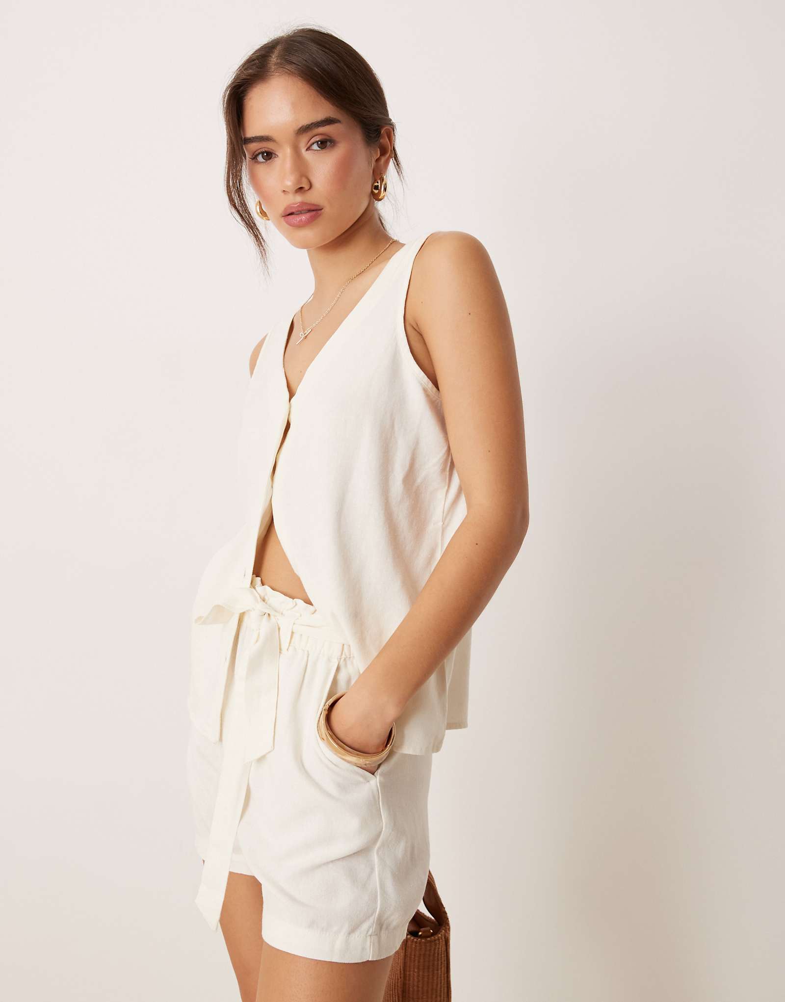 Жилет из льняной смеси JDY белого цвета - часть комплекта 5890₽