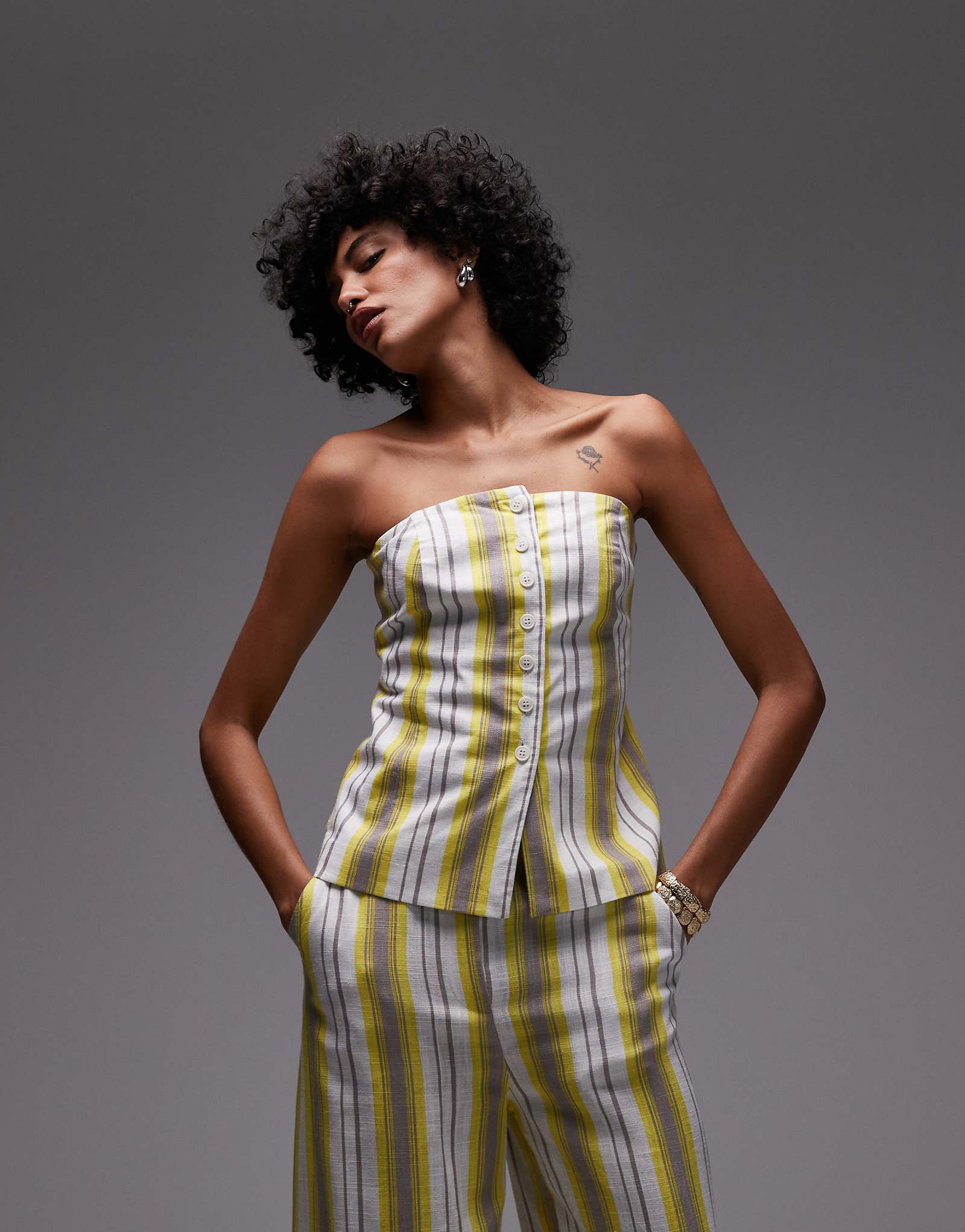 Льняной топ-бандо Topshop в желтую полоску - часть комплекта 5290₽