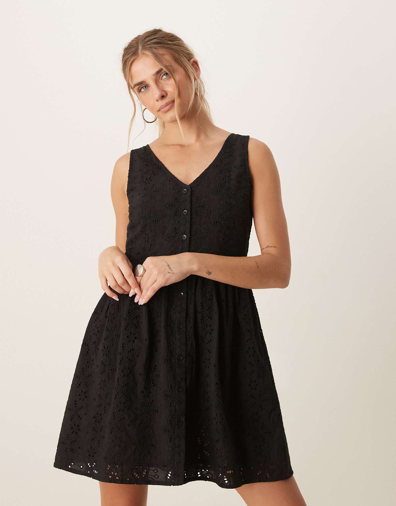 Мини-платье Brave Soul broderie черного цвета