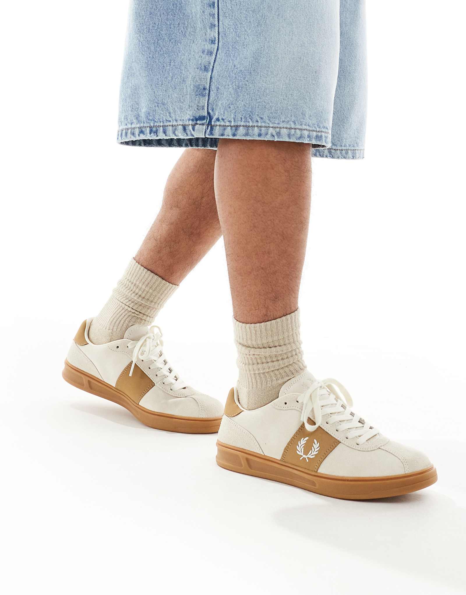 Замшевые кроссовки Fred Perry B4 белого/бежевого цвета