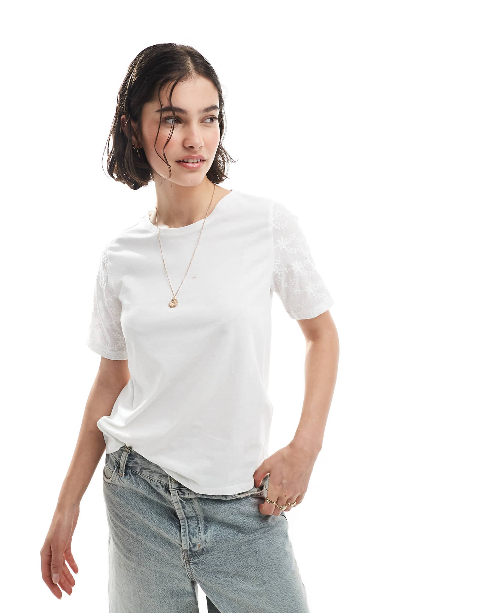 Футболка свободного покроя с рукавами-лодочками белого цвета 2990₽