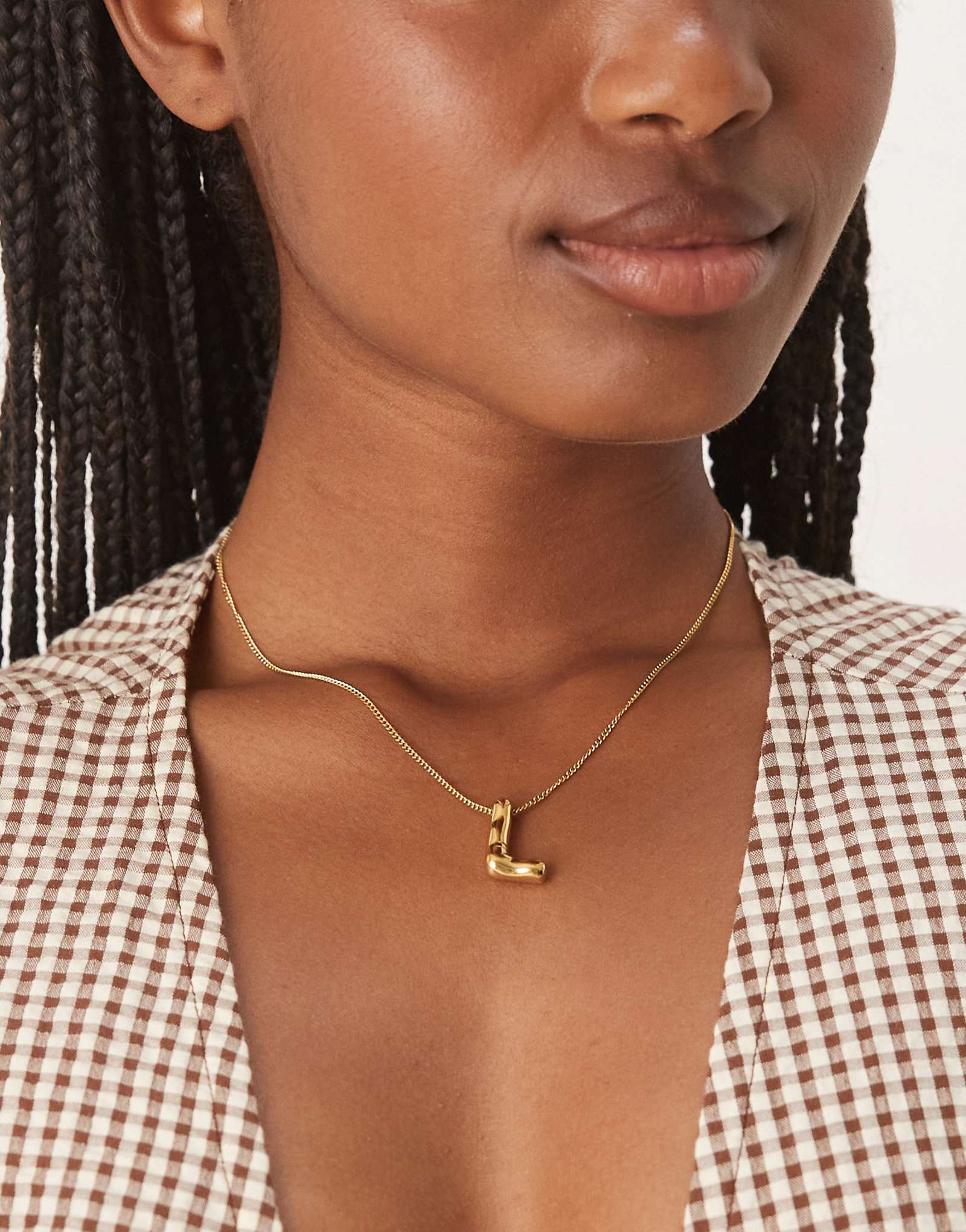 Ожерелье с буквой L 