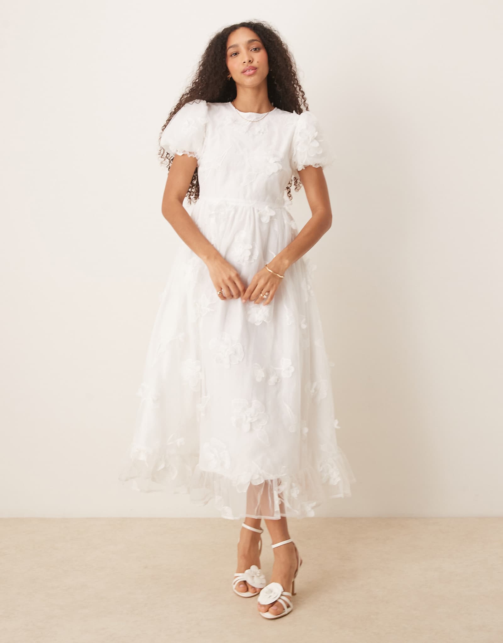 Вышитое Жасмином макси-платье сестры мечты Джейн белого цвета 31090₽