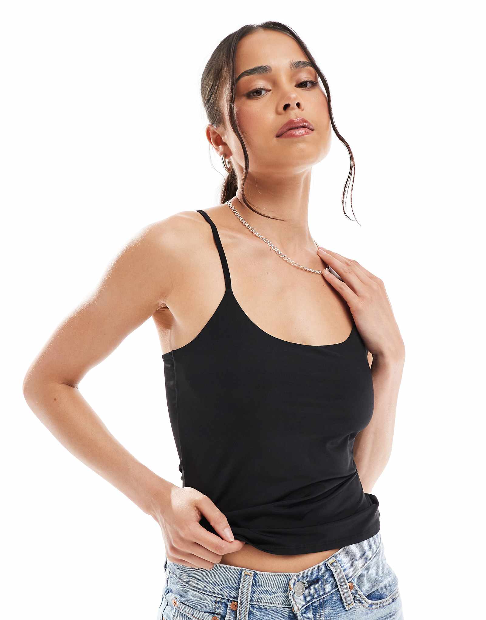 Облегающий топ на бретельках из полиамида Pull-Bear черного цвета