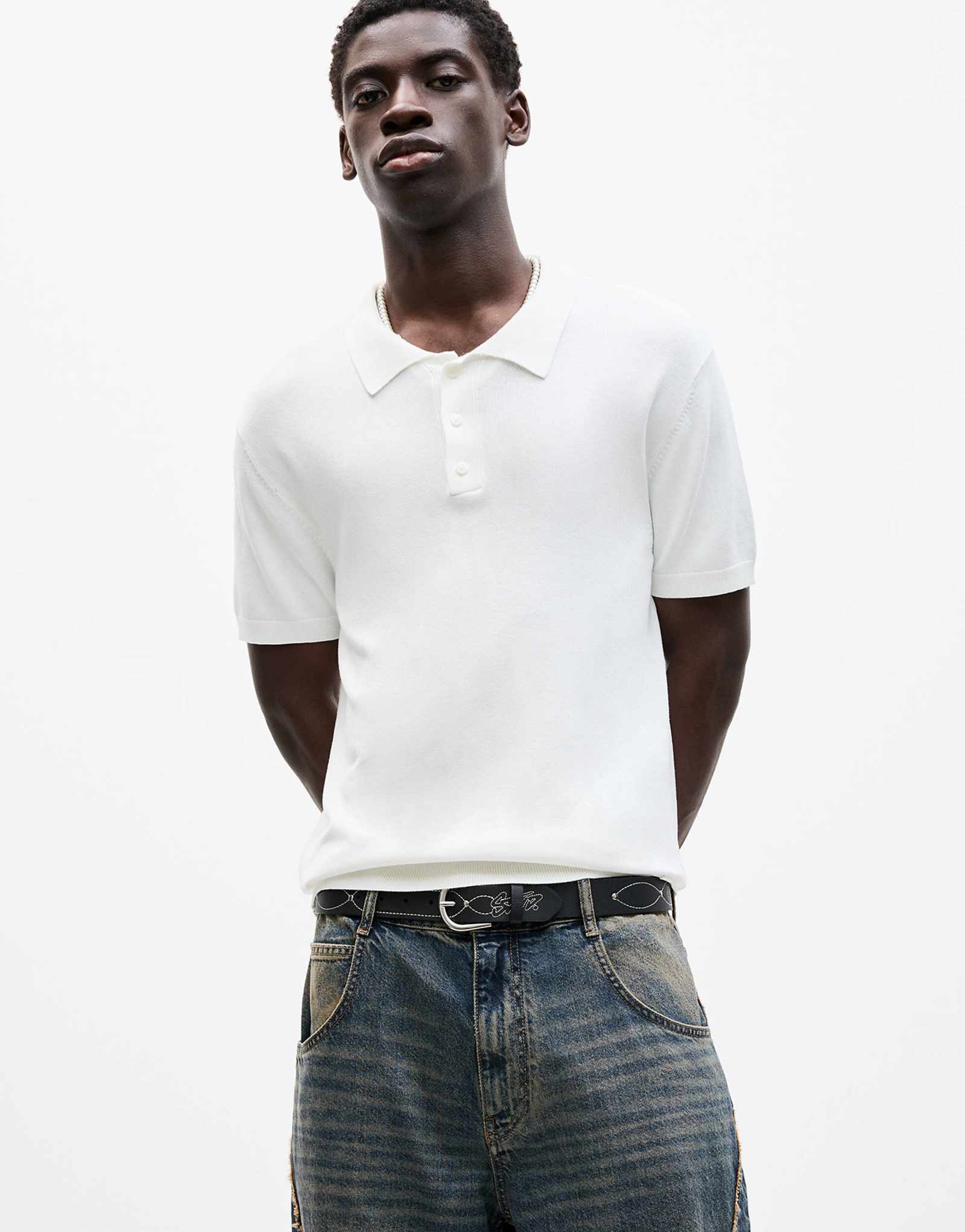 Белая рубашка поло из вискозы Pull-Bear с коротким рукавом 6590₽