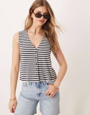 Жилет в полоску в рубчик на пуговицах от ASOS DESIGN