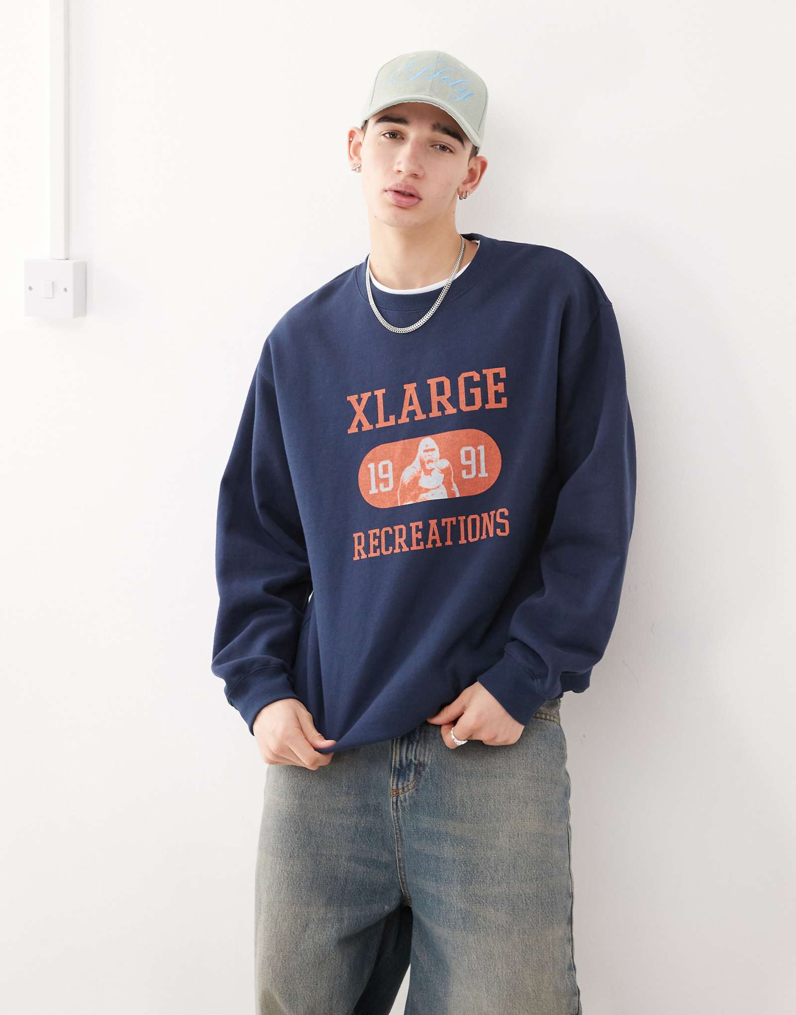 Толстовка XLARGE с контрастным рисунком recreations темно-синего цвета