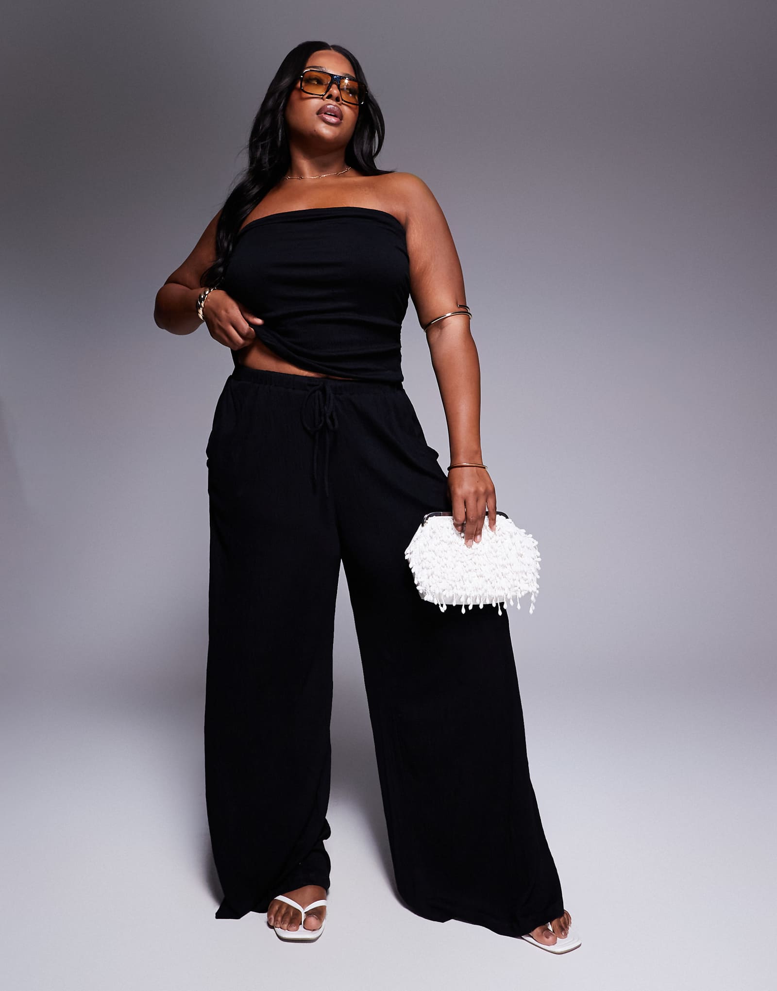 ШИРОКИЕ брюки ASOS DESIGN Curve с завязками на талии и широкими штанинами 8190₽