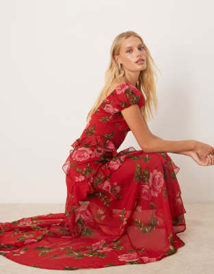 Макси-платье ASOS DESIGN с присборенными рукавами и оборками в красный цвет с цветочным принтом
