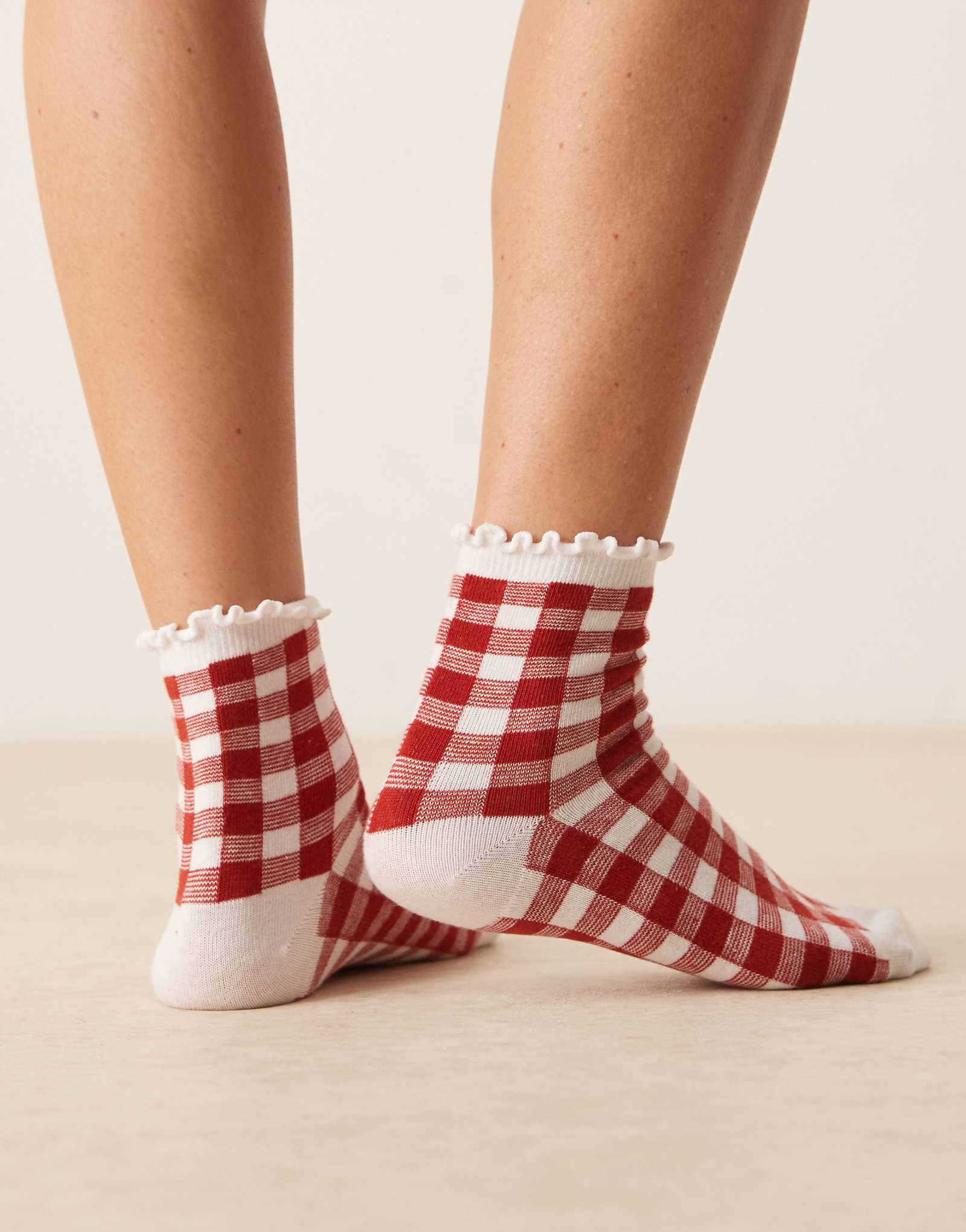 ДИЗАЙНЕРСКИЕ носки ASOS с оборками в красную клетку 1690₽