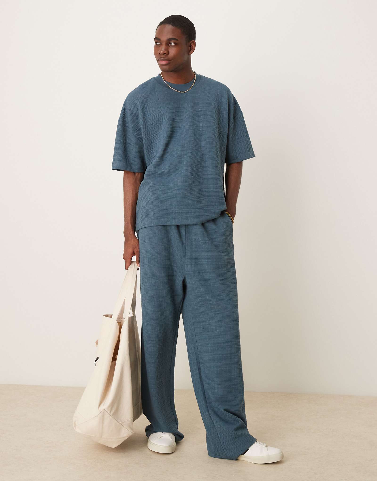 Дизайнерские широкие льняные спортивные брюки ASOS цвета древесного угля 4390₽