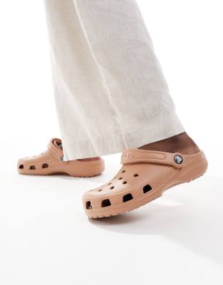 Классические сабо Crocs из коричневой пробки