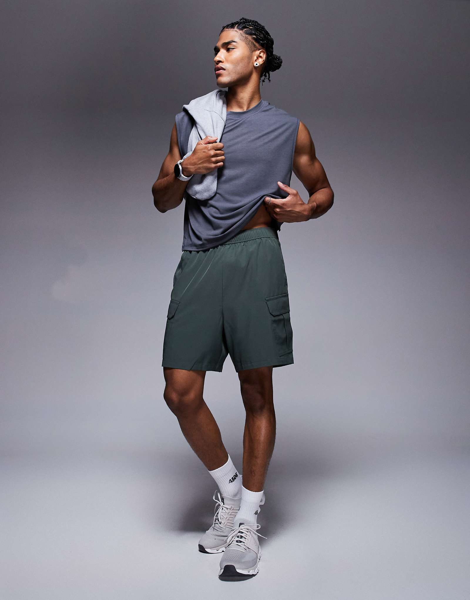 4505 Icon 7-дюймовые быстросохнущие тренировочные шорты-карго с карманами на молнии цвета хаки