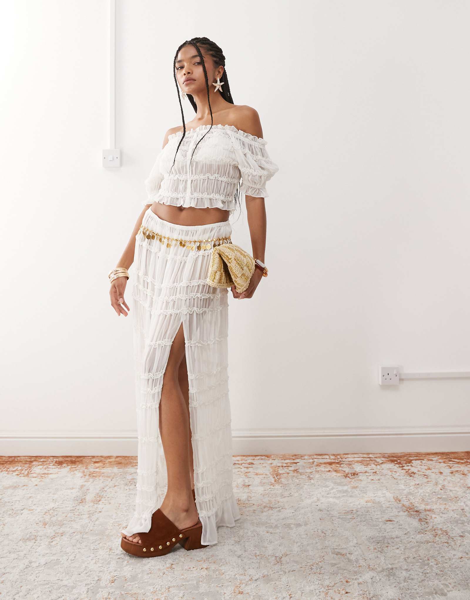 Прозрачная гофрированная макси-юбка Miss Selfridge beach кремового цвета 7090₽