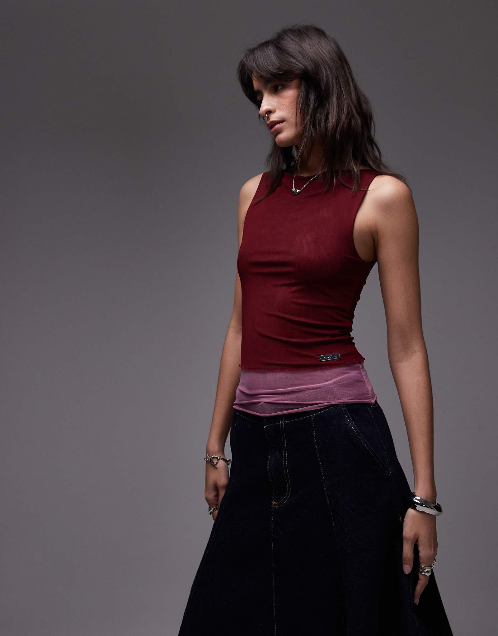 Многослойная сетчатая майка House of Sunny ягодного цвета 14690₽