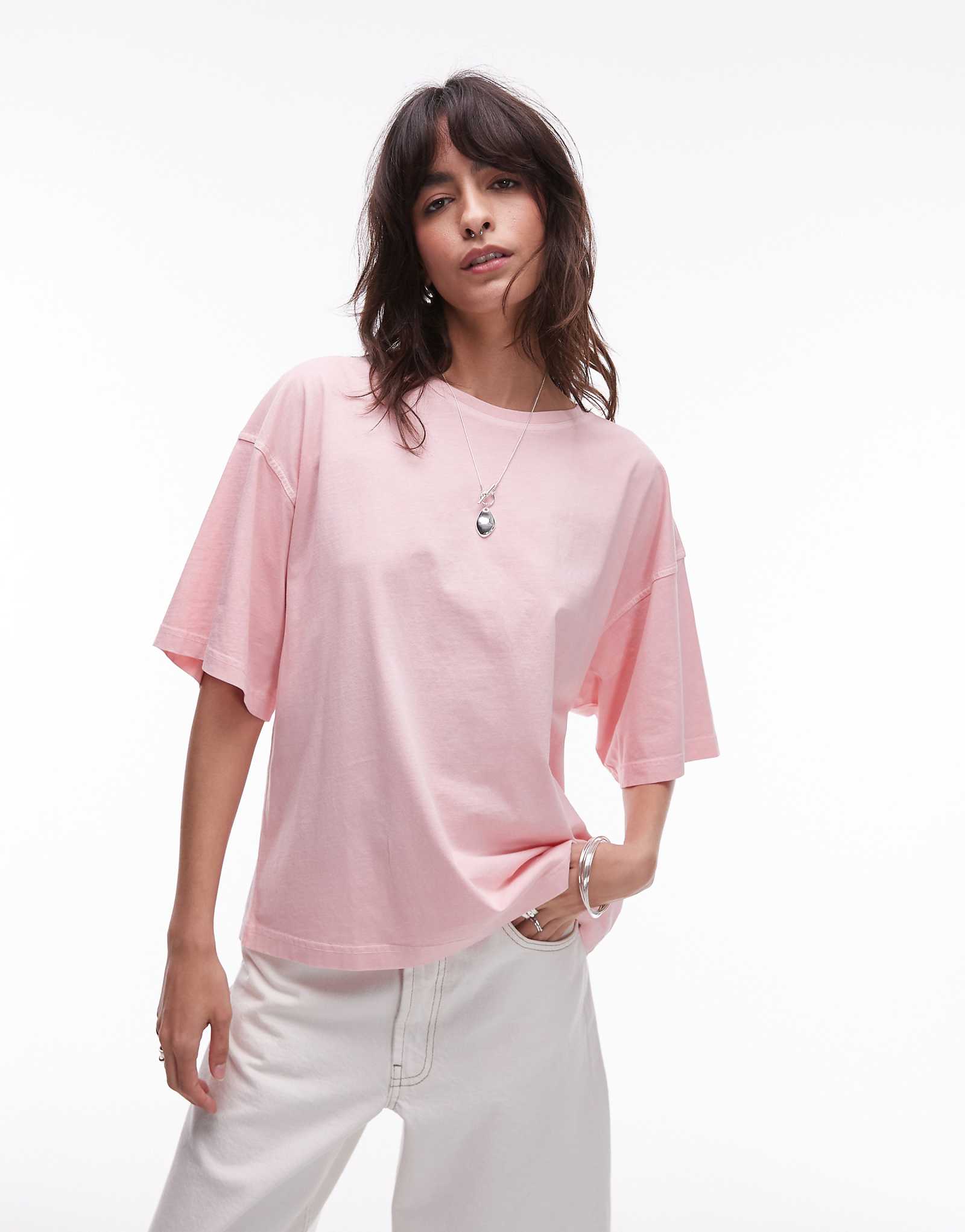 Облегающая футболка ARKET из чистого хлопка цвета застиранной розы 8290₽