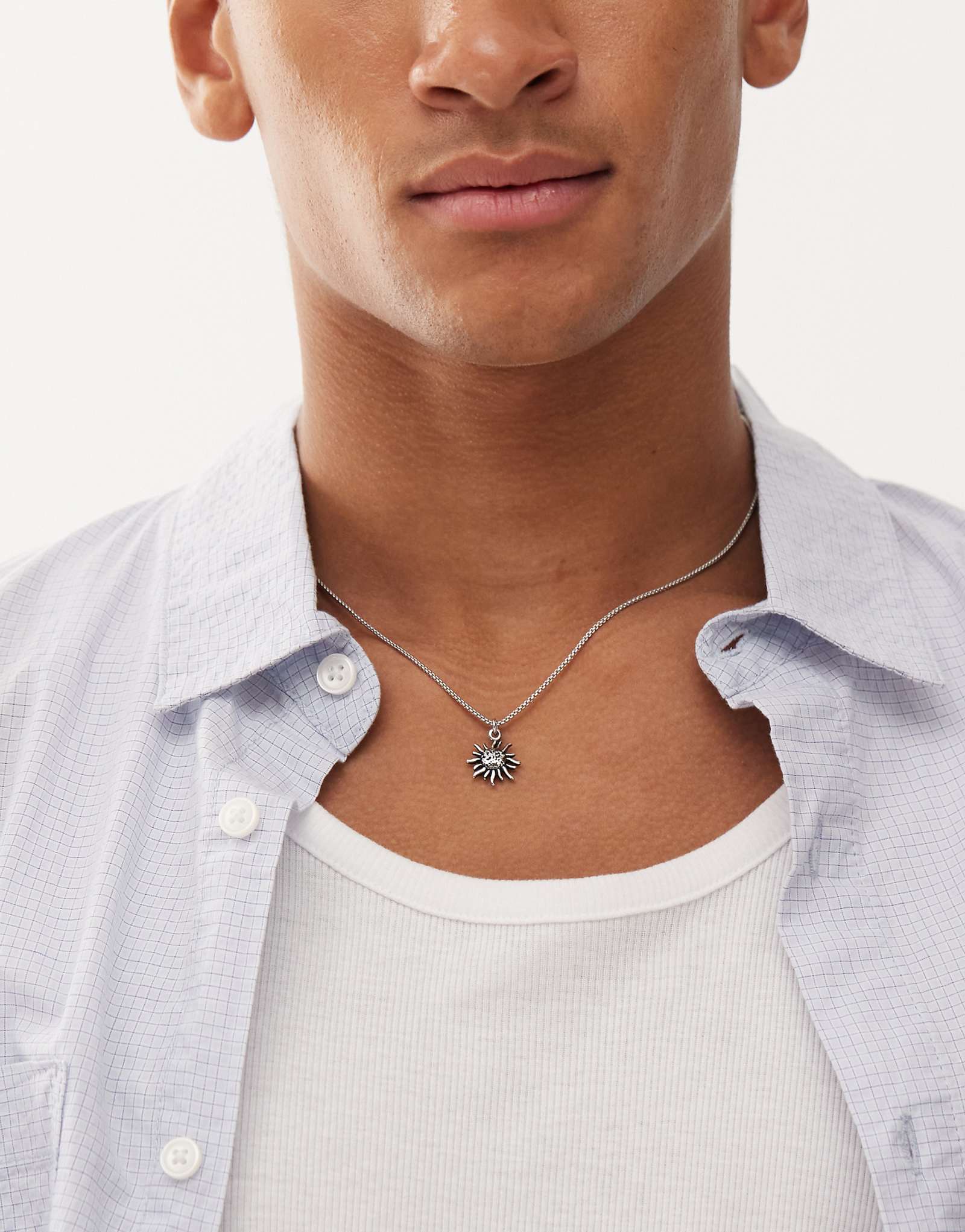 Классическое колье-цепочка с подвеской 