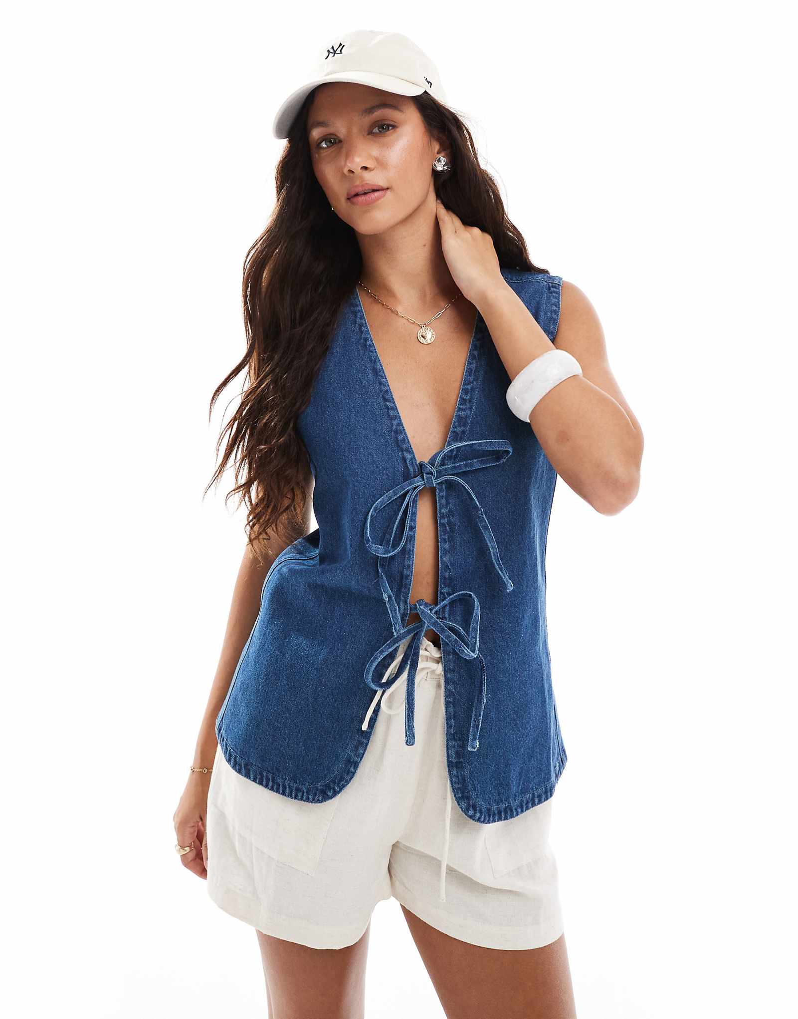 Удлиненный хлопчатобумажный джинсовый жилет Brave Soul синего цвета с завязкой спереди 8490₽