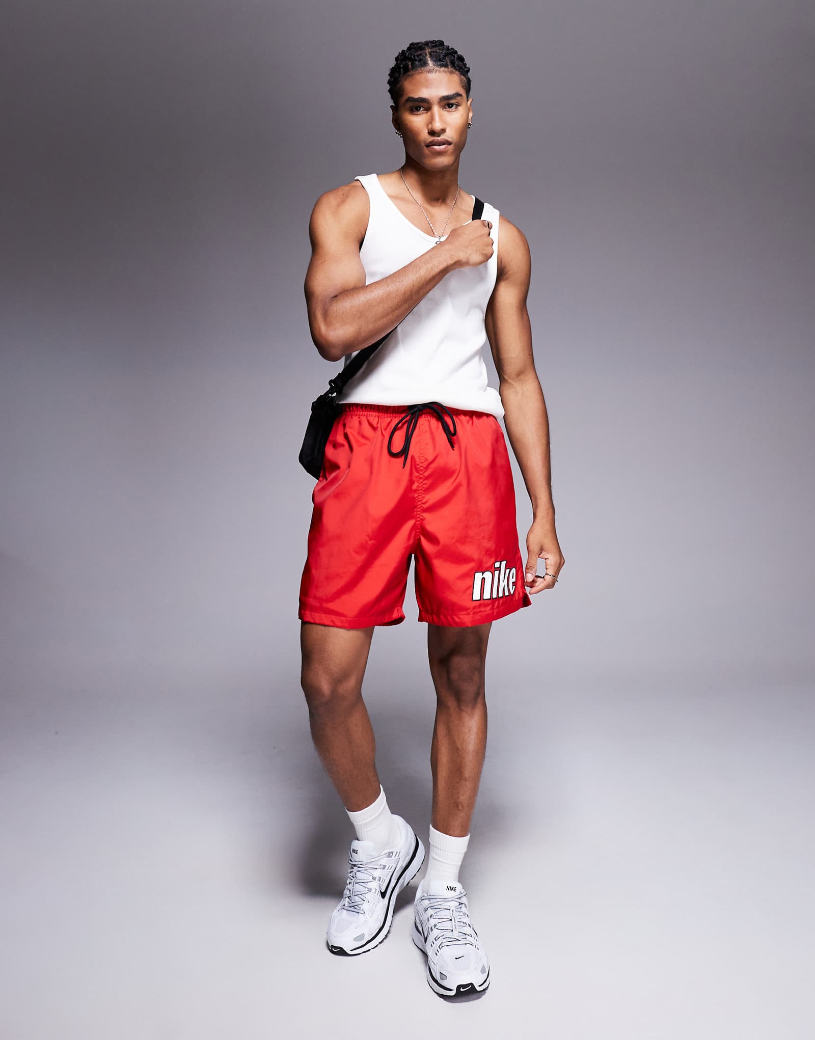 Шорты из ткани с логотипом Nike Block 20 красного цвета 12290₽