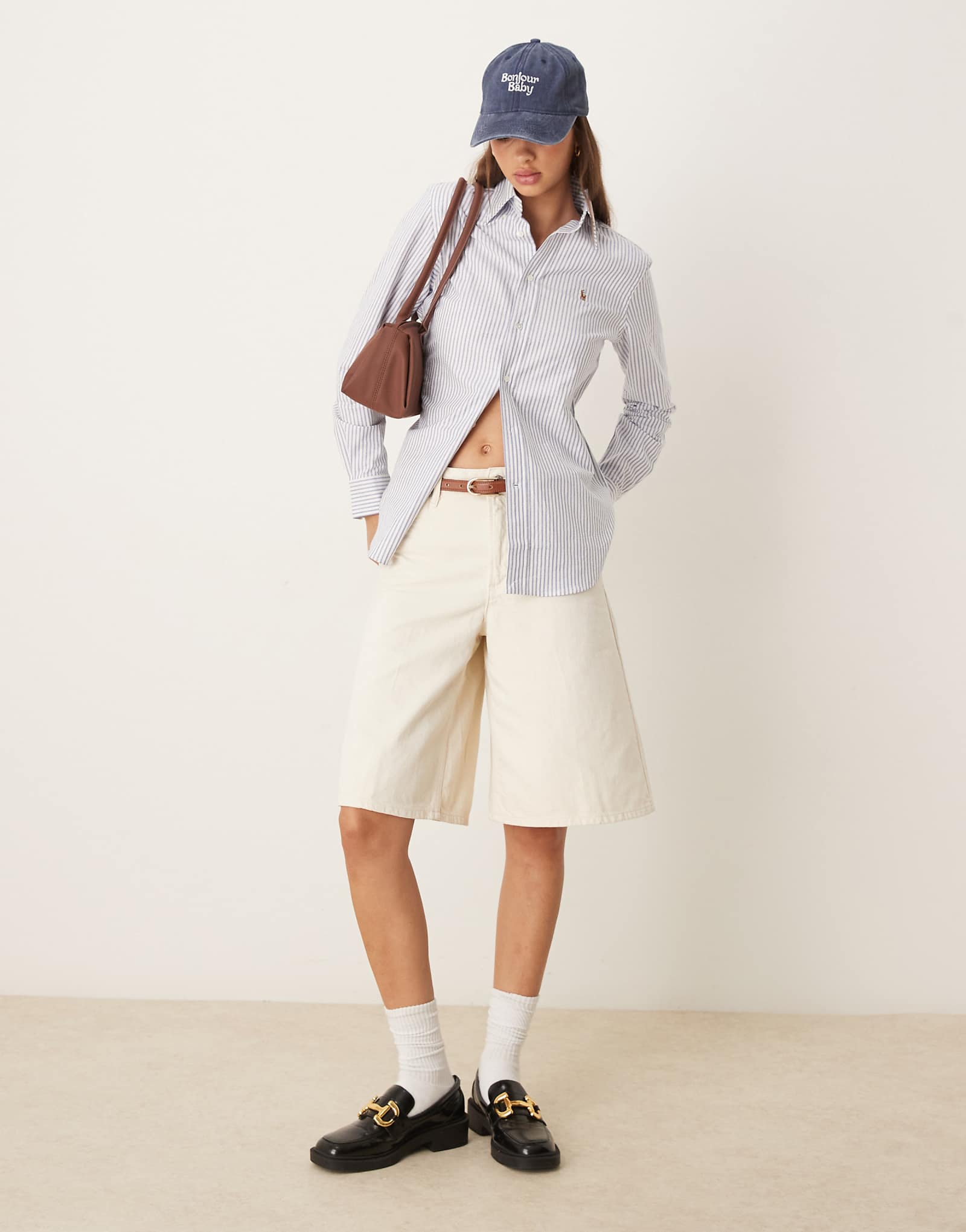 Удлиненные джинсовые шорты Mango свободного кроя белого цвета 12290₽