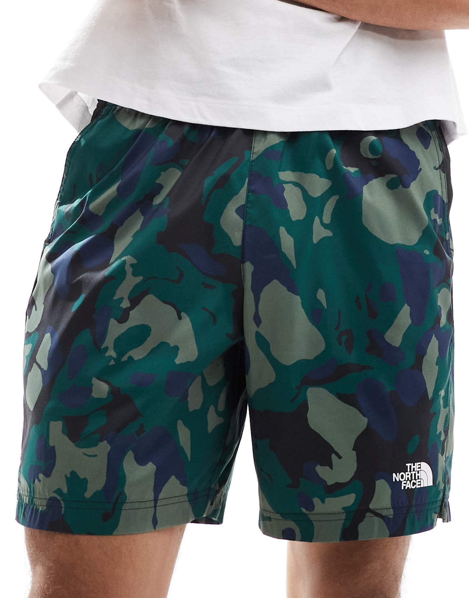 7-дюймовые шорты The North Face Mountain Athletics 24/7 с камуфляжным принтом
