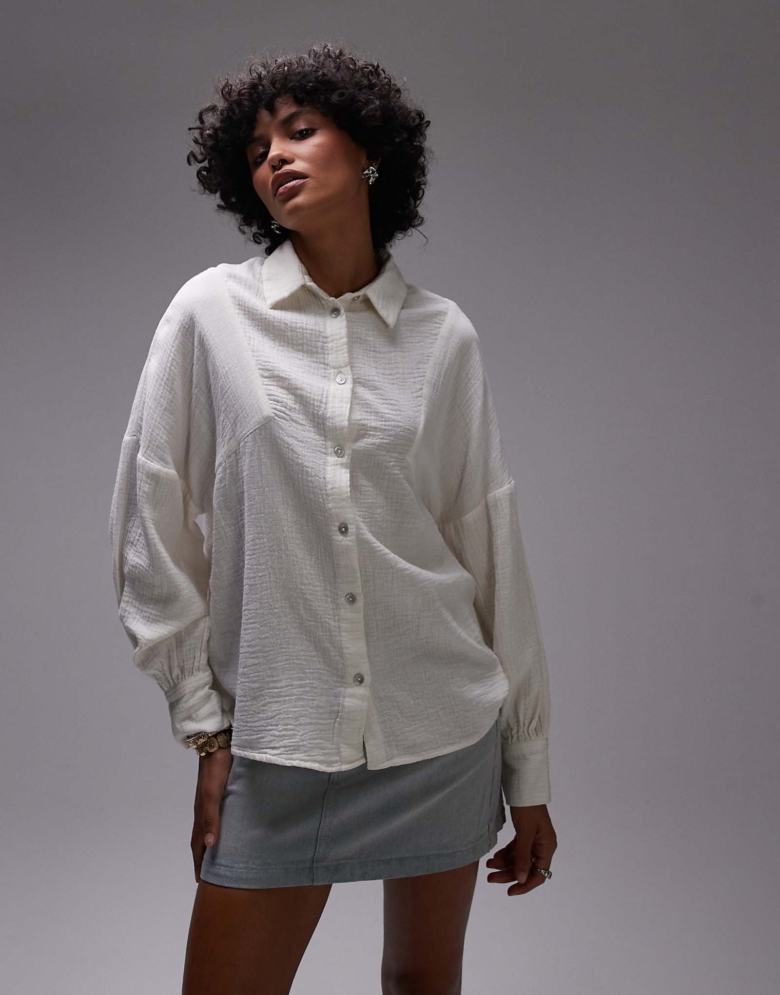 Повседневная хлопчатобумажная рубашка с угловатыми проймами от Topshop цвета слоновой кости