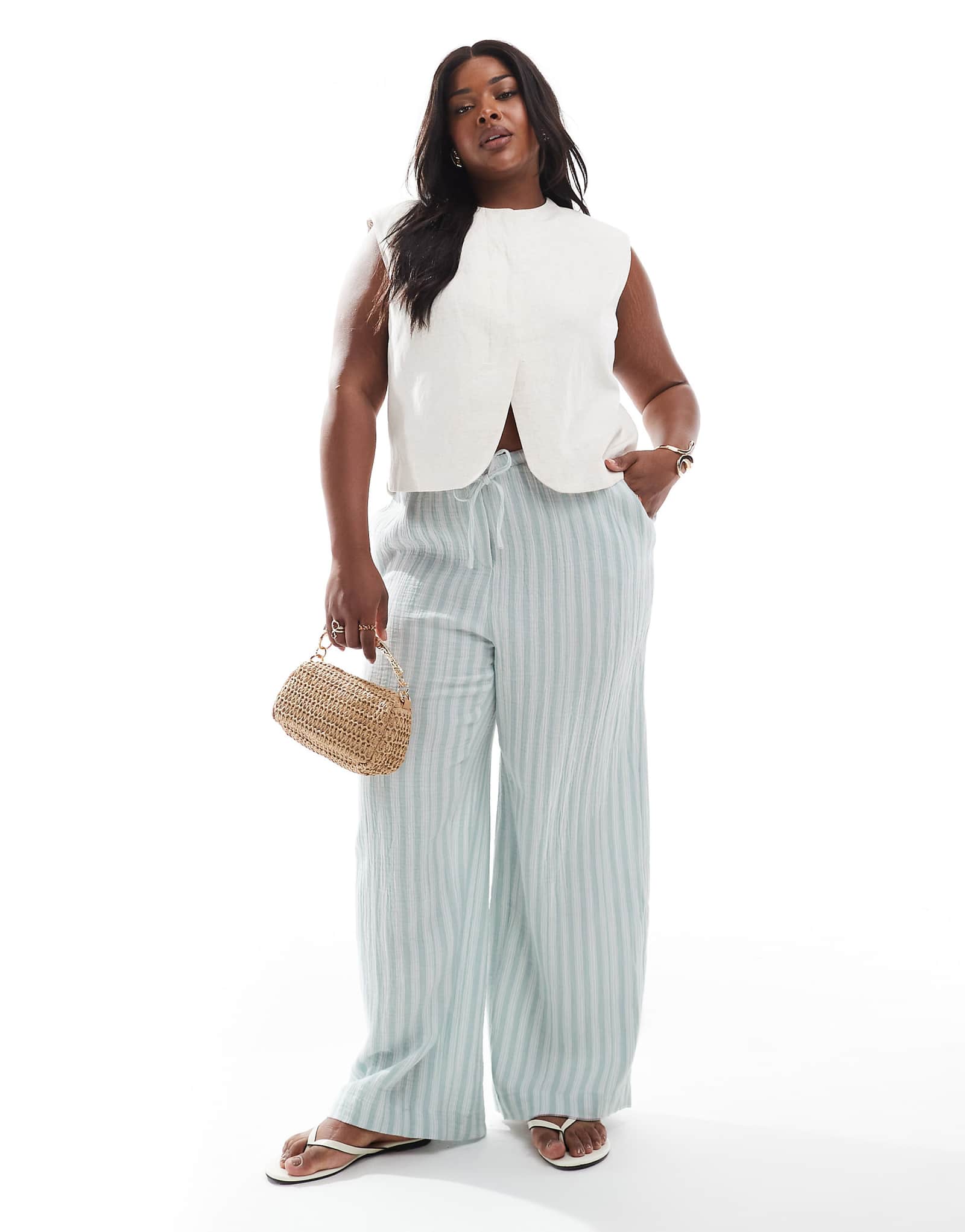 Широкие хлопчатобумажные брюки Vero Moda Curve в зеленую полоску 7690₽