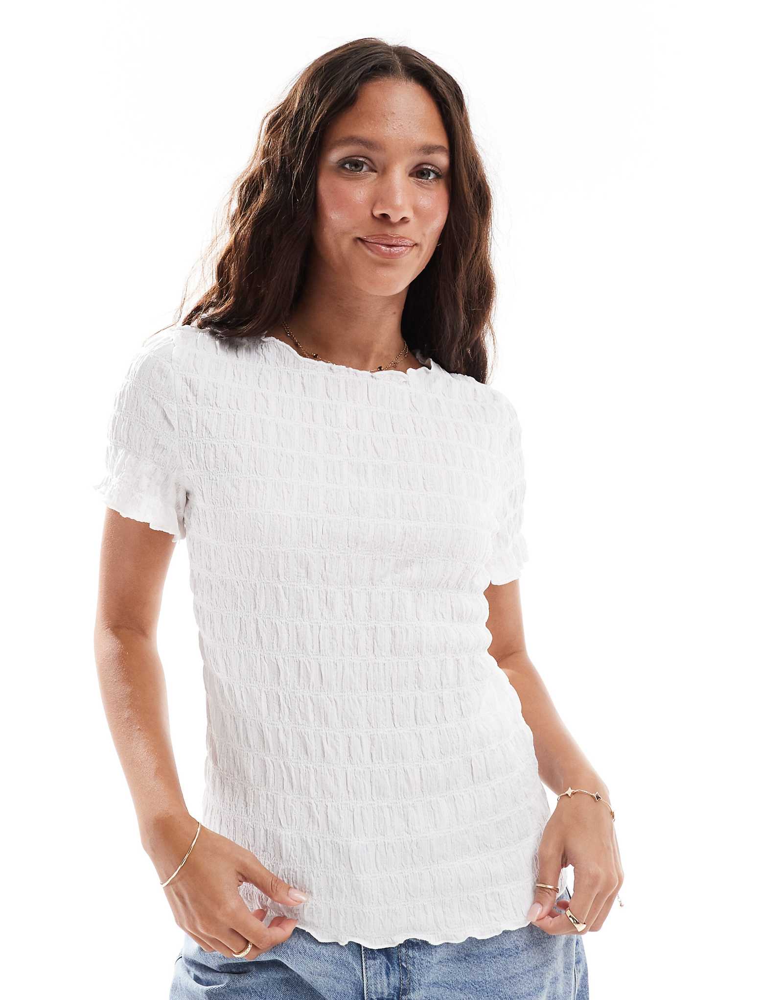 Белая текстурированная футболка с коротким рукавом Vero Moda 4990₽